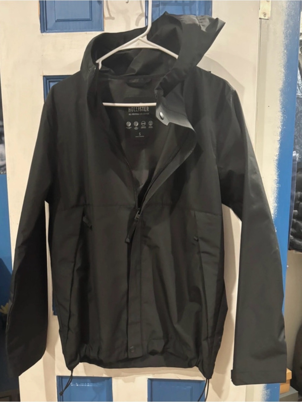 New Hollister Black Hooded Rain Jacket